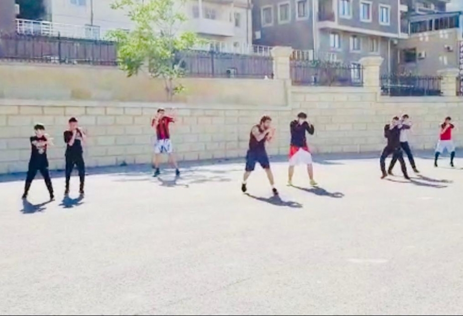 Boksçularımız açıq havada məşqlərə başlayıblar