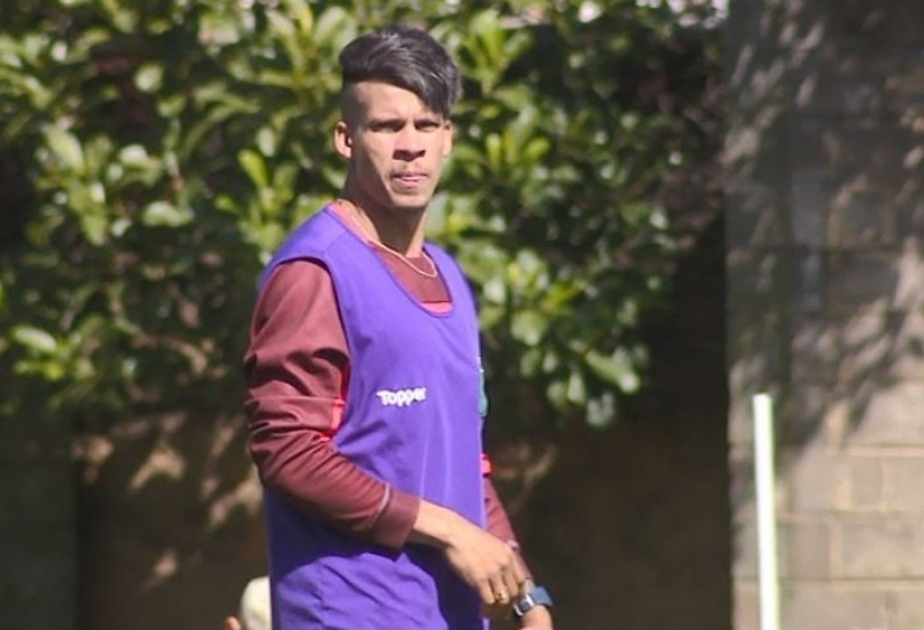 FC Neftchi Baku transferiert neuen Berufsspieler aus Brasilien