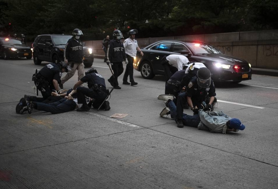 ABŞ polisi etiraz aksiyalarının əvvəlindən bəri azı 9 min nəfəri saxlayıb