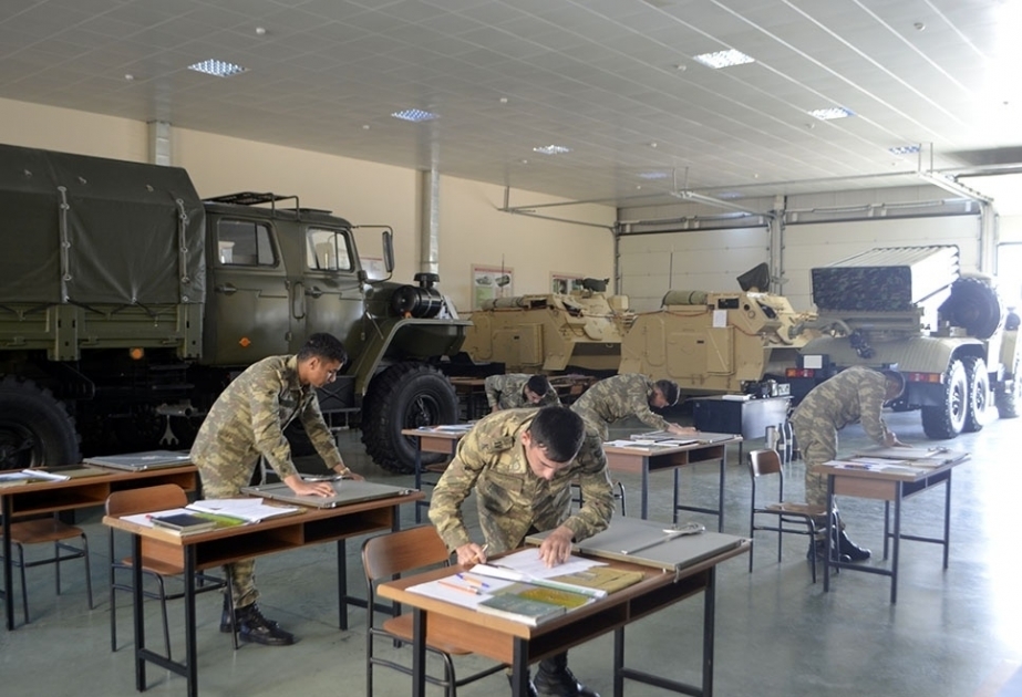 L'École militaire supérieure organisent des examens d’Etat