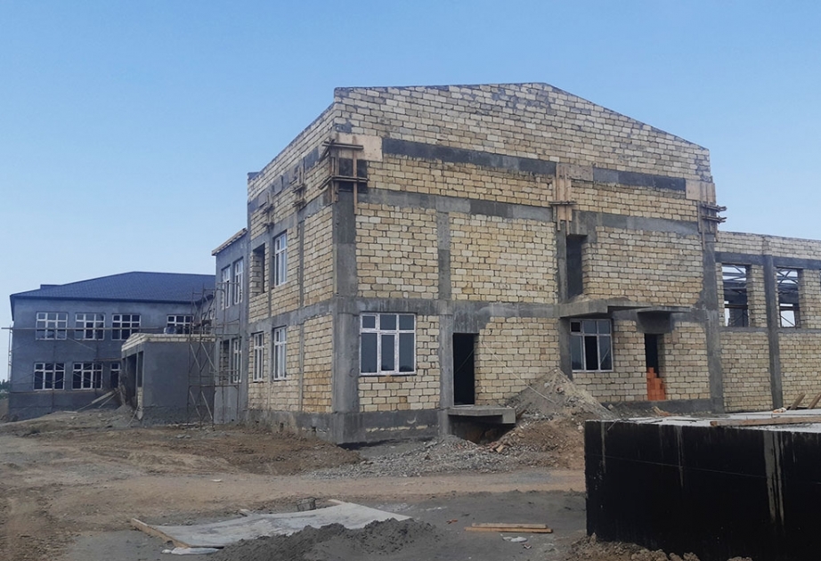 İmişlinin Muradxanlı kəndində tikilən məktəb binasında inşaat işlərinin 80 faizi görülüb