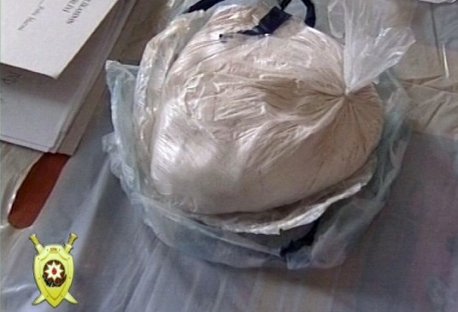 Paytaxt sakinindən 1,5 kiloqramdan çox heroin götürülüb