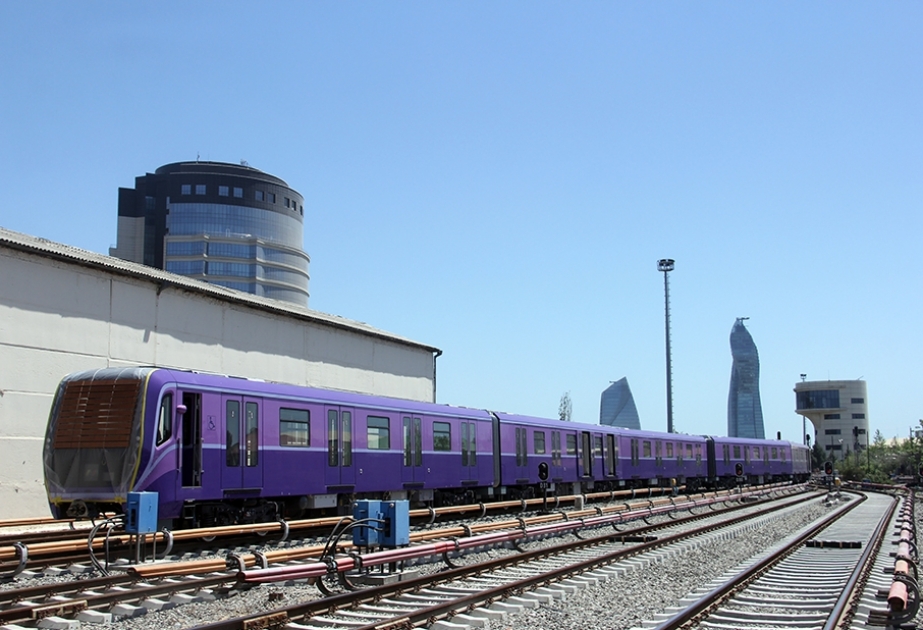 Bakı metrosuna yeni qatarlar gətirilib