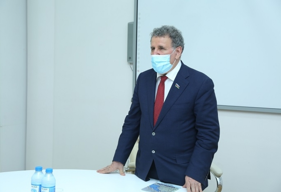 AMEA-da ölkə başçısının çağırışlarından irəli gələn məsələlərin icrasına dair müzakirələr aparılıb