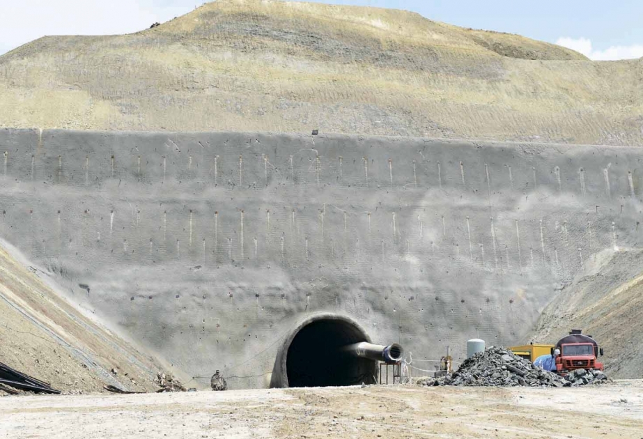 Duzdağda 15 milyon ton duz ehtiyatı olan yeni şaxtanın tikintisi davam etdirilir