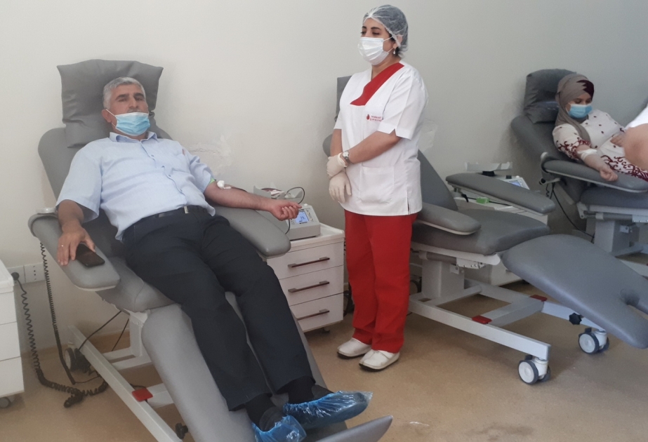 Milli Konservatoriyanın professor-müəllim heyəti qanvermə aksiyasında iştirak edib