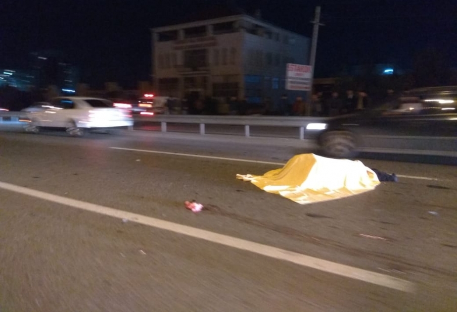 Tovuzda “VAZ-21074” markalı avtomobil yolu keçən piyadanı vurub