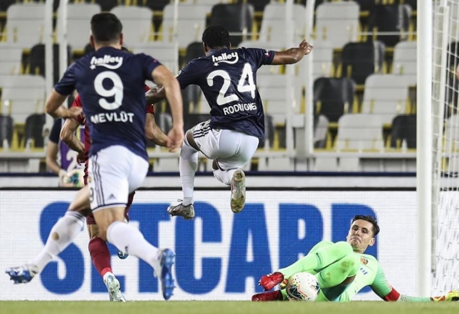 Türkiyə Superliqası: "Fənərbağça" və "Trabzonspor" klubları qələbə qazanıblar