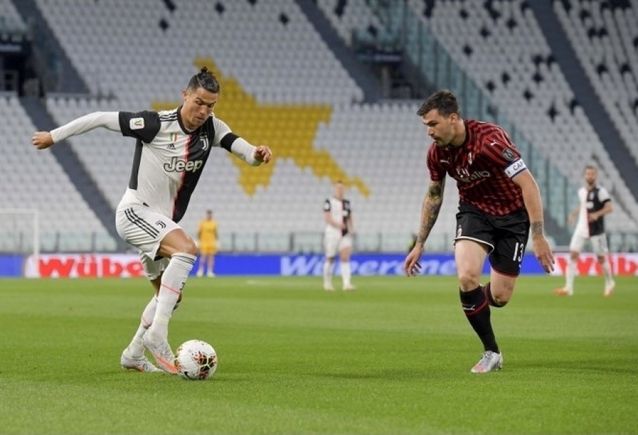 Ronaldo misses penalty as Juve squeeze into final with Milan draw