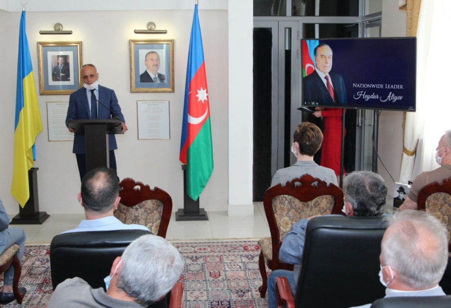 Xarkovda keçirilən dəyirmi masada ümummilli lider Heydər Əliyevin xilaskarlıq missiyasından danışılıb