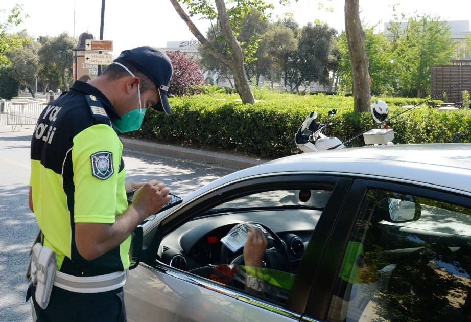 Polis sərtləşdirilmiş karantin rejimi qaydalarının tələblərinə əməl olunmasına nəzarəti davam etdirir