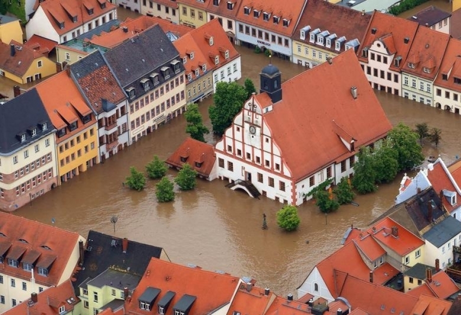 捷克东部遭暴雷暴大雨袭击引发洪灾