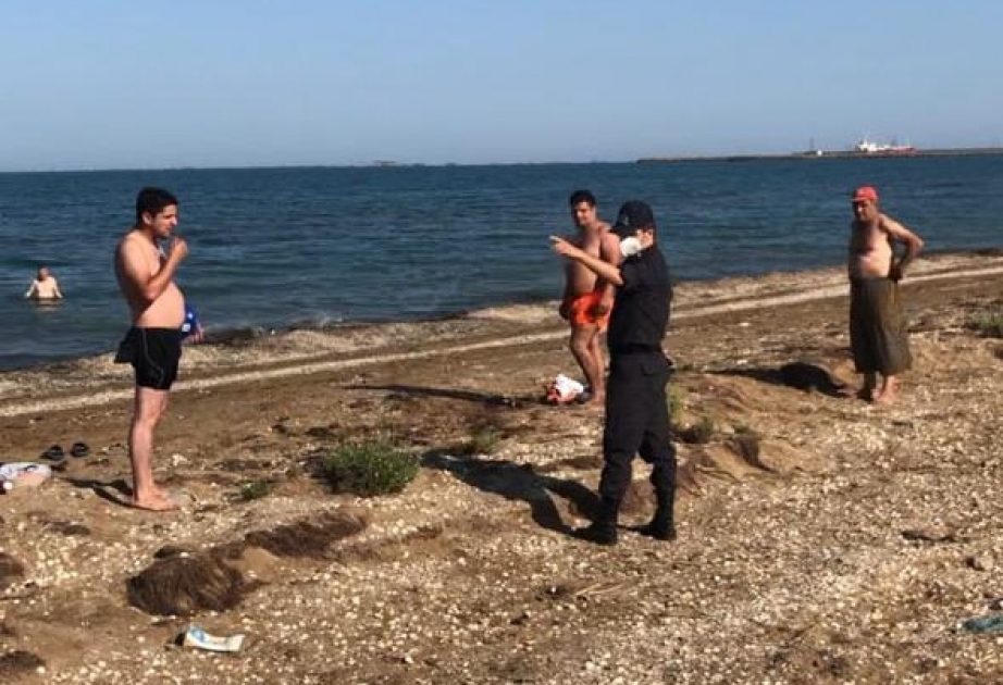 Los que fueron a la playa en violación de las reglas de cuarentena fueron castigados