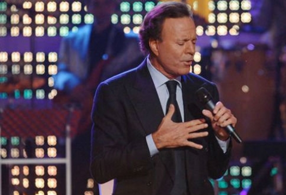 Julio Iglesias cancela su gira por España de 2020