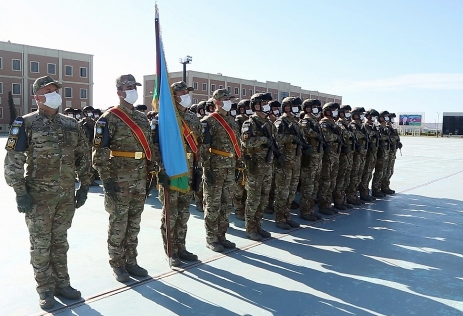 阿塞拜疆军队阅兵队前往莫斯科