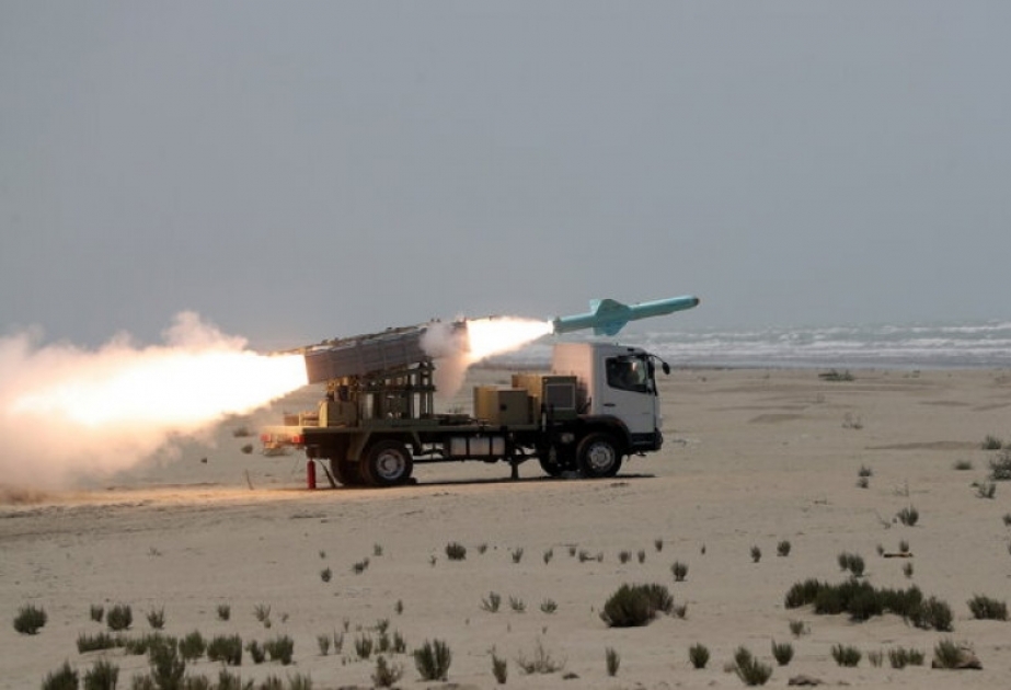 İran yeni raketini sınaqdan keçirib