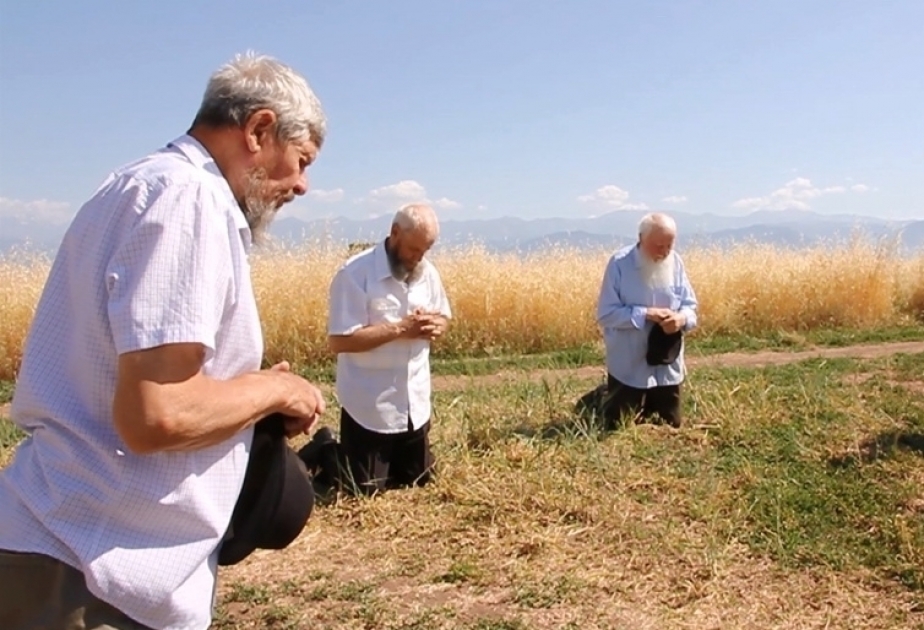 Une tradition multiséculaire : la récolte de blé est précédée de rites religieux à Ivanovka