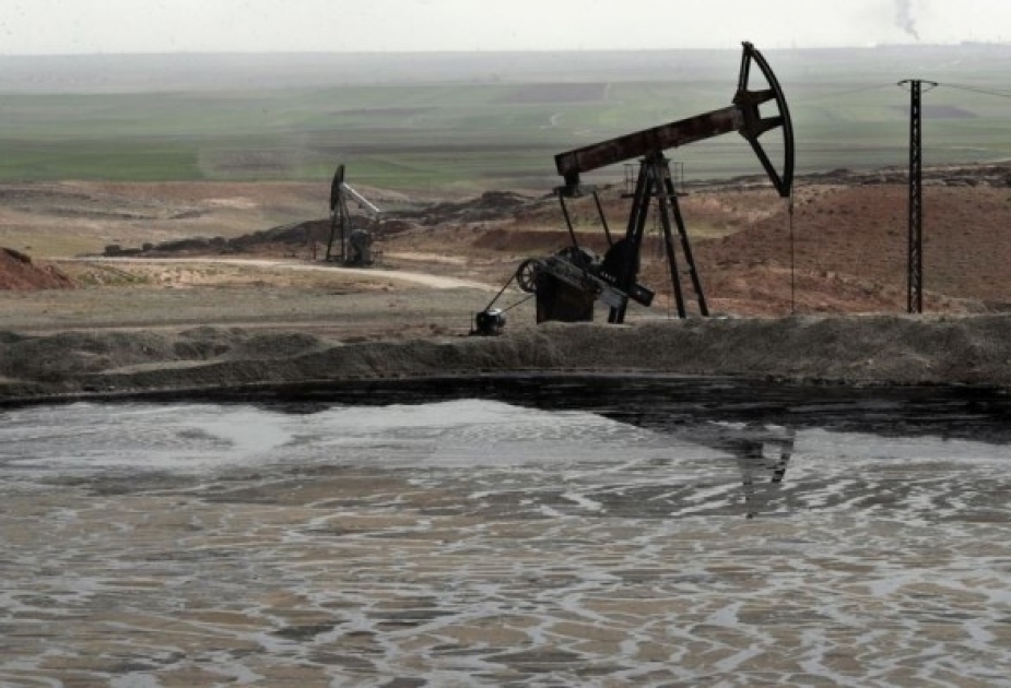 Цена барреля азербайджанской нефти достигает 43 долларов