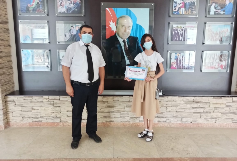 Xəzər rayonunda virtual inşa yazı və rəsm müsabiqələrinin qalibləri təltif ediliblər