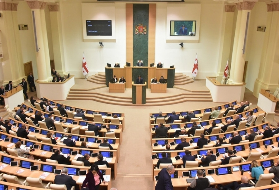 Gürcüstan parlamenti seçki sistemi ilə əlaqədar konstitusiyaya təklif olunan dəyişiklikləri qəbul edib