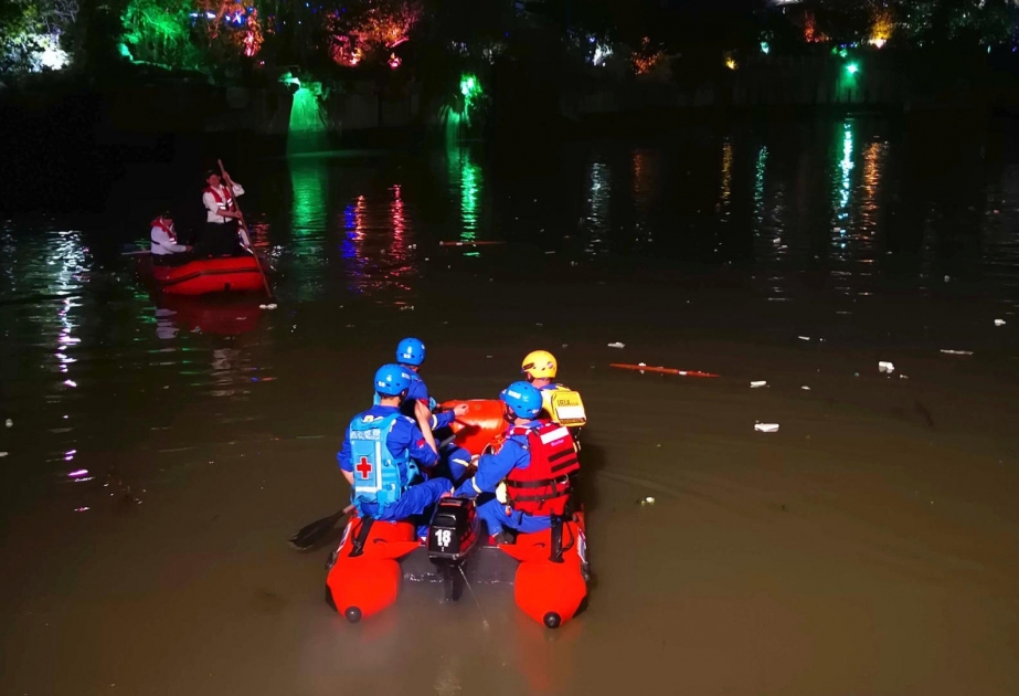 Çində 8 şagird çayda boğulub