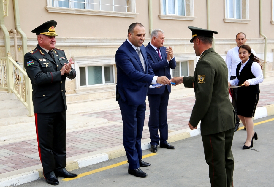 Sədərək rayonundakı yeni yüksəkmərtəbəli binada hərbçi ailələrinə xidməti mənzillər təqdim edilib