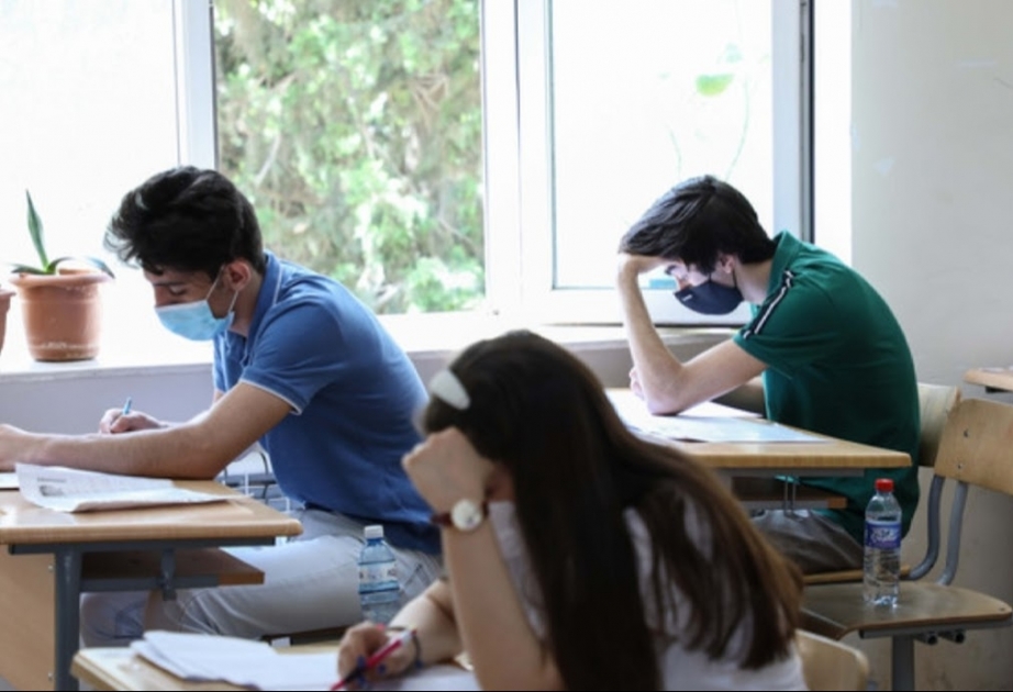 Bu gün 9 minə yaxın şagird buraxılış imtahanı verəcək