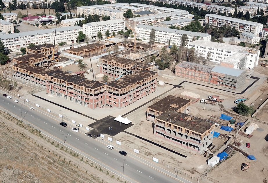 Gandja : visite du complexe résidentiel construit par l’Agence nationale pour la construction de logements VIDEO