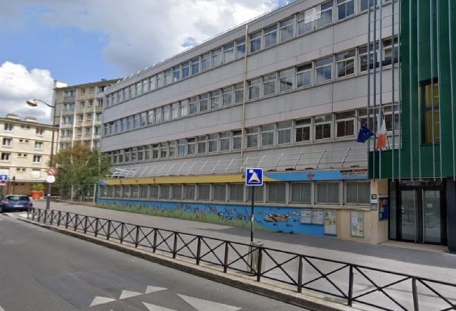 COVID-19: Parisdə iki məktəb epidemiyaya görə yenidən bağlanıb