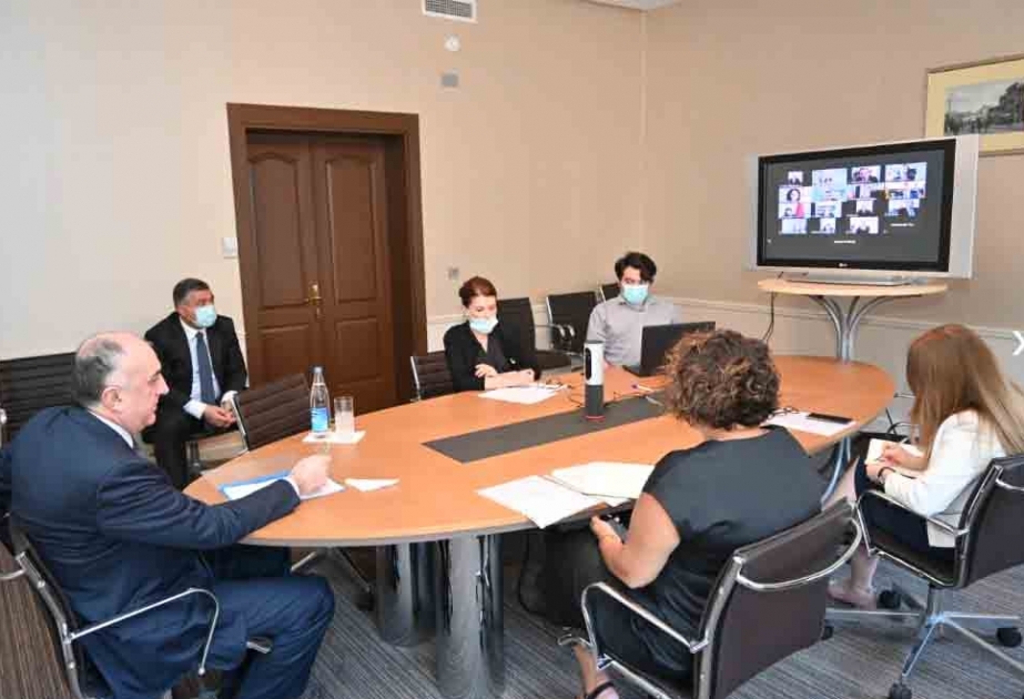 Beynəlxalq Frankofoniya Təşkilatına üzv və müşahidəçi statusuna malik ölkələrin Azərbaycandakı diplomatik nümayəndəliklərinin rəhbərləri ilə videokonfrans formatında görüş keçirilib