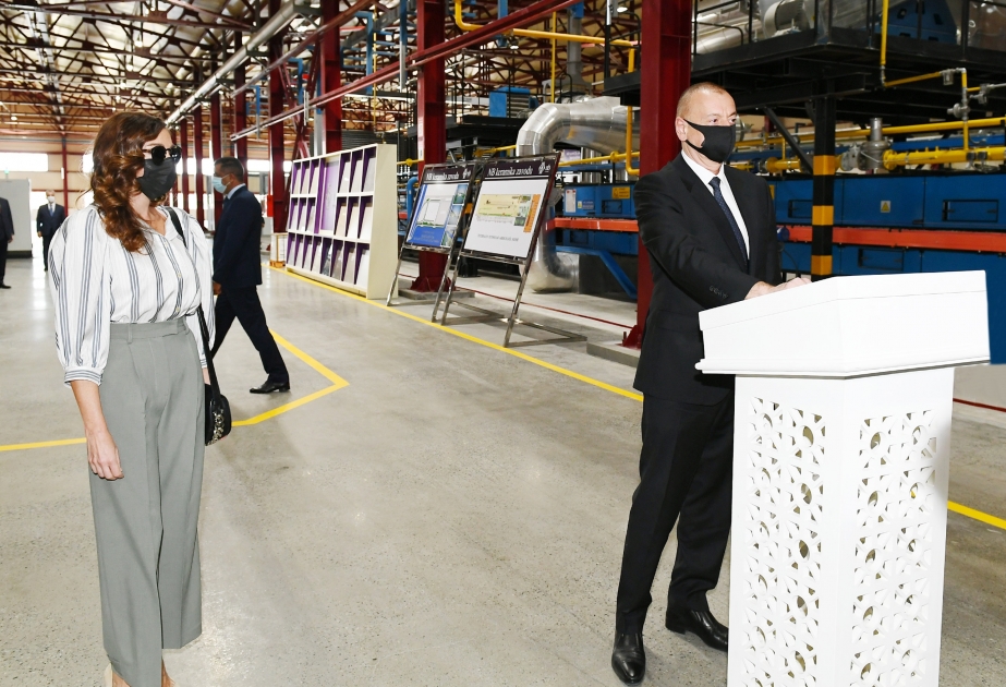 Le président de la République inaugure une usine de produits de construction à Gandja VIDEO
