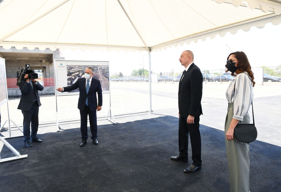 Familiarización con la construcción del complejo residencial en la ciudad de Gandjá