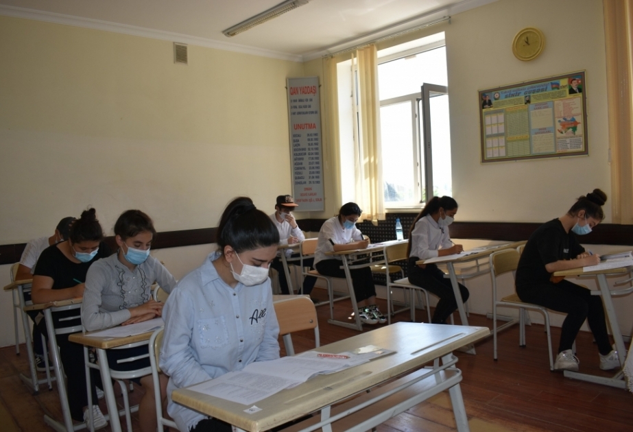 Bu gün 10 mindən çox şagird buraxılış imtahanı verəcək