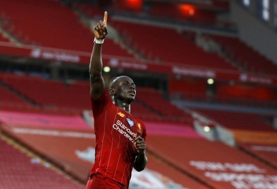 Liverpool golea y roza su primer título desde 1990 en fútbol inglés