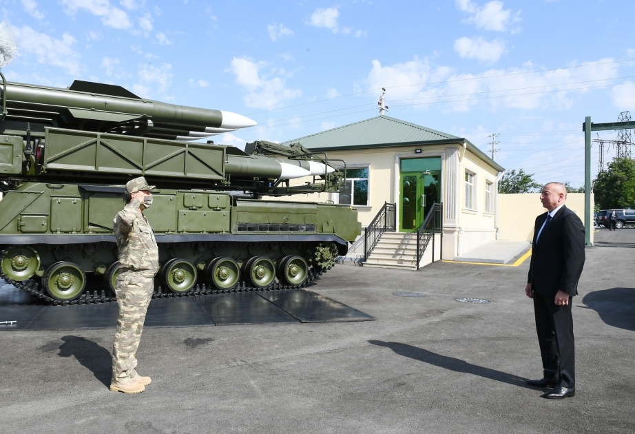 El presidente asiste a la inauguración de la unidad militar N del Ministerio de Defensa