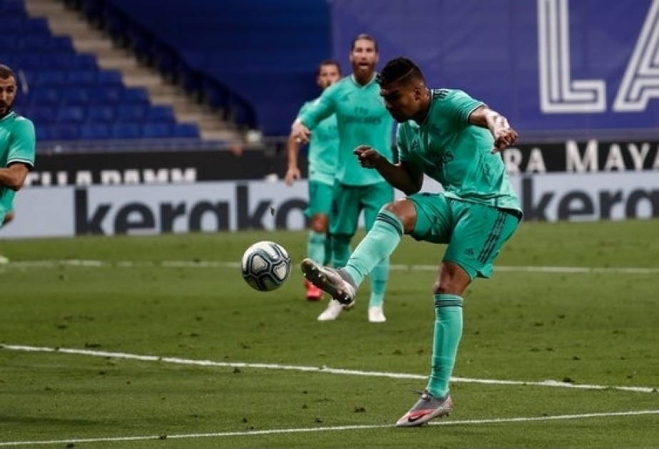 Real Madrid viste de líder en Liga española de fútbol
