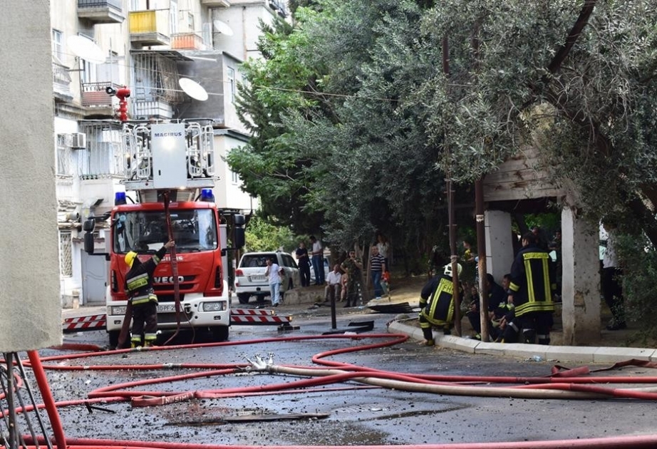 Sumqayıtda yataqxanada baş verən yanğın zamanı dörd nəfər xilas edilib