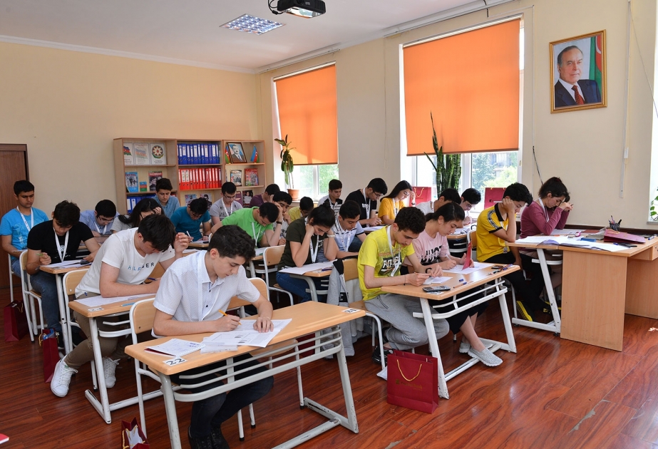 Paytaxt məktəbliləri Respublika fənn olimpiadalarının qalibi olublar
