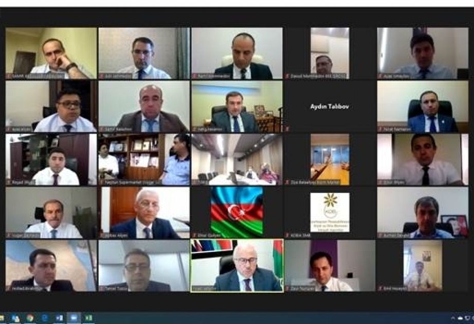 Ministerio de Economía de Azerbaiyán celebró videoconferencia con los dirigentes de las grandes redes comerciales