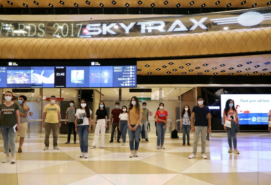 AZAL holt 19 aserbaidschanische Ärzte mit Flug Istanbul-Baku nach Aserbaidschan zurück