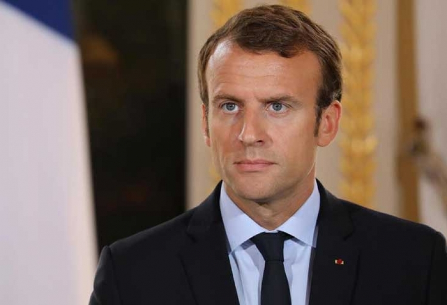 Macron fija prioridades para una etapa que calificó de muy dura