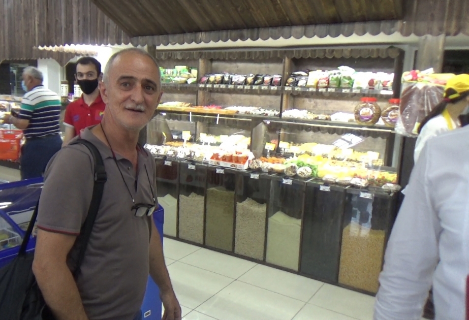La policía hace inspecciones en los principales supermercados
