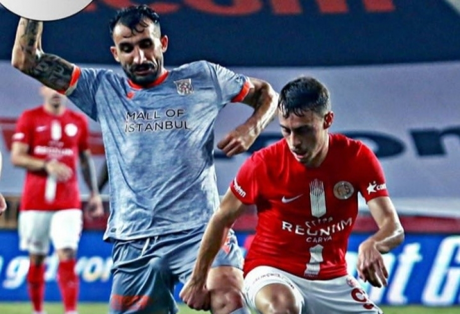 Türkiyə Superliqası: “Fənərbağça” və “Başakşəhər” qələbə qazanıblar