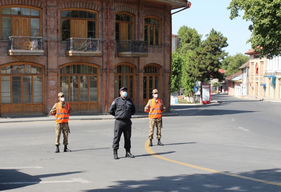 Polis Şəkidə sərt karantin rejiminə nəzarət edir