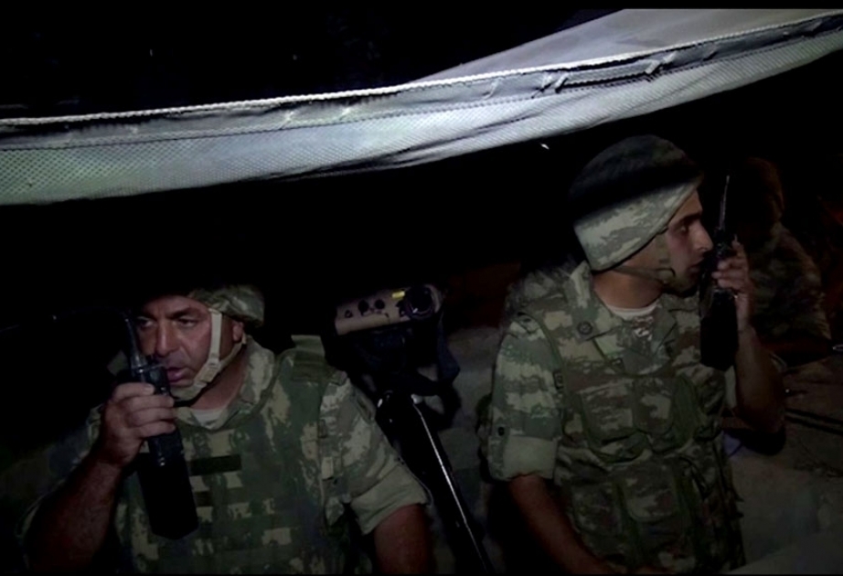 Military units in frontline zone conduct exercises at nighttime VIDEO
