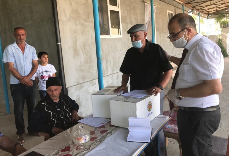 Müharibə veteranlarına ərzaq yardımlarının çatdırılması davam etdirilir
