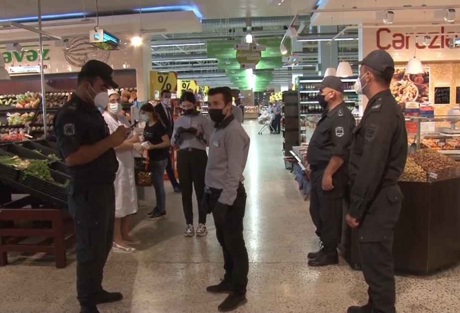 Sumqayıtda supermarketlərdə və apteklərdə maska və əlcəkdən istifadə etməyənlərə qarşı reydlər keçirilib VİDEO