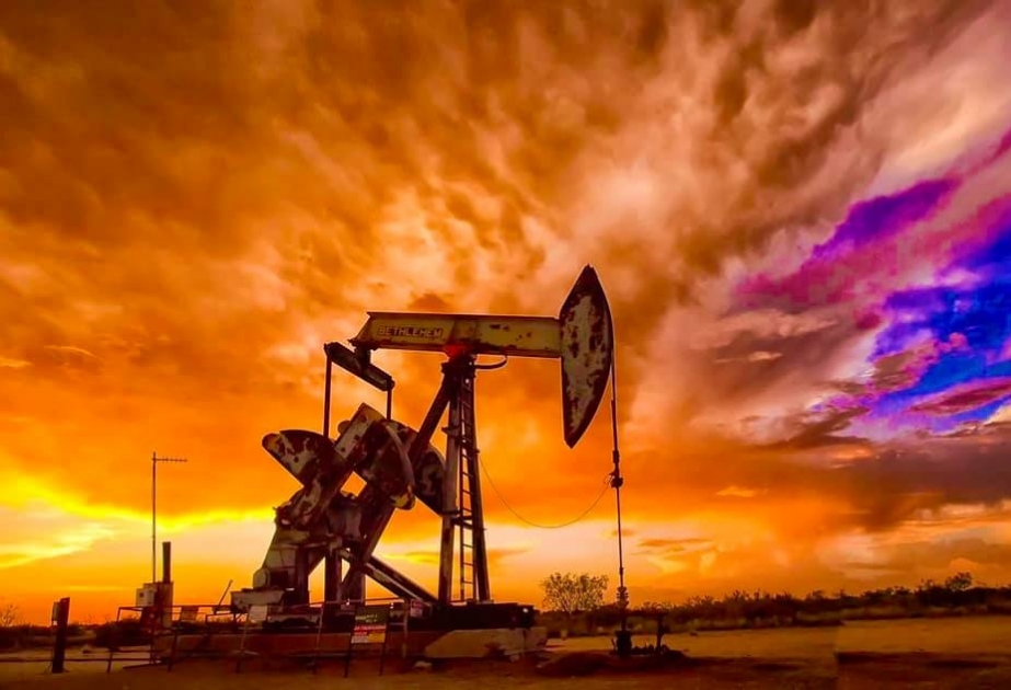 İyunda qlobal neft tələbatı artıb