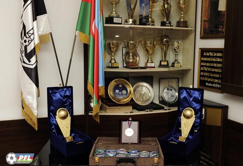 Azərbaycan Premyer Liqasında ikinci və üçüncü yerləri tutmuş komandalara medallar təqdim olunub