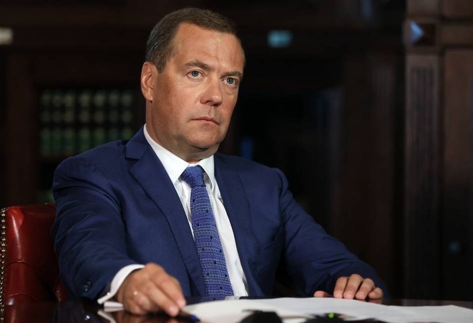 Dmitri Medvedev: pandemiyanın qarşısını almaq mümkün olsa, dünya iqtisadiyyatı sürətlə bərpa ediləcək